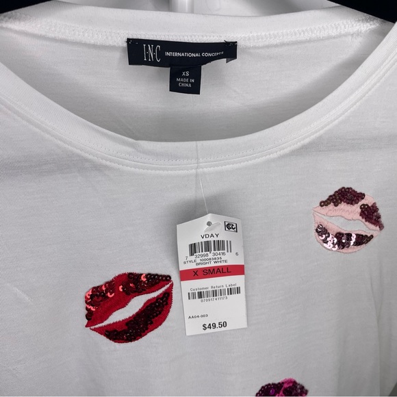 NWT INC Sequin Lips Tshirt - Picture 7 of 7